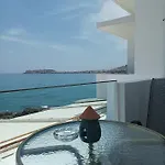 Beachfront Apartament *