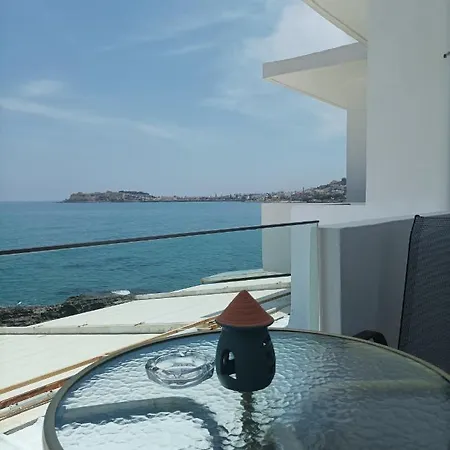 Beachfront Apartament *